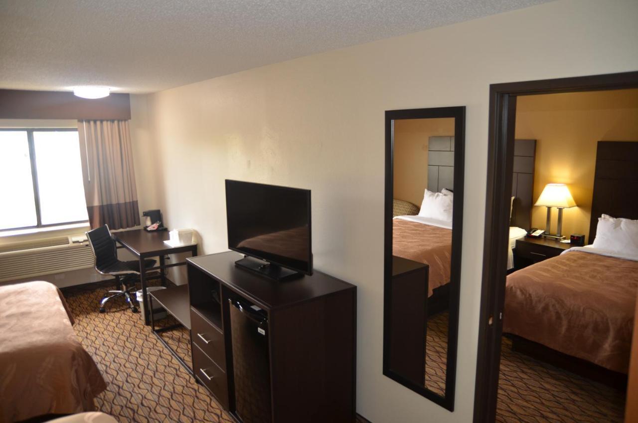 Quality Inn New London Екстериор снимка