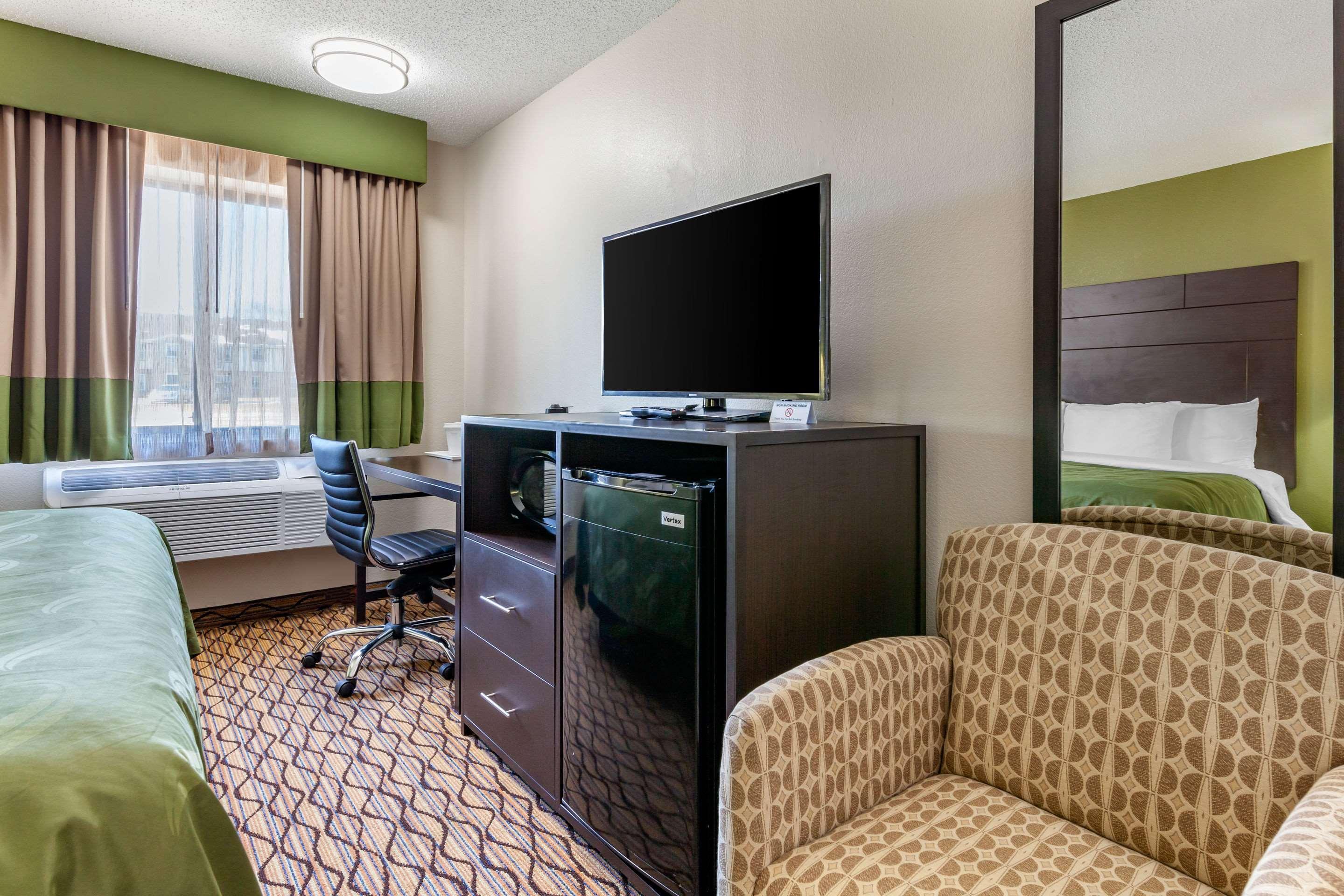 Quality Inn New London Екстериор снимка