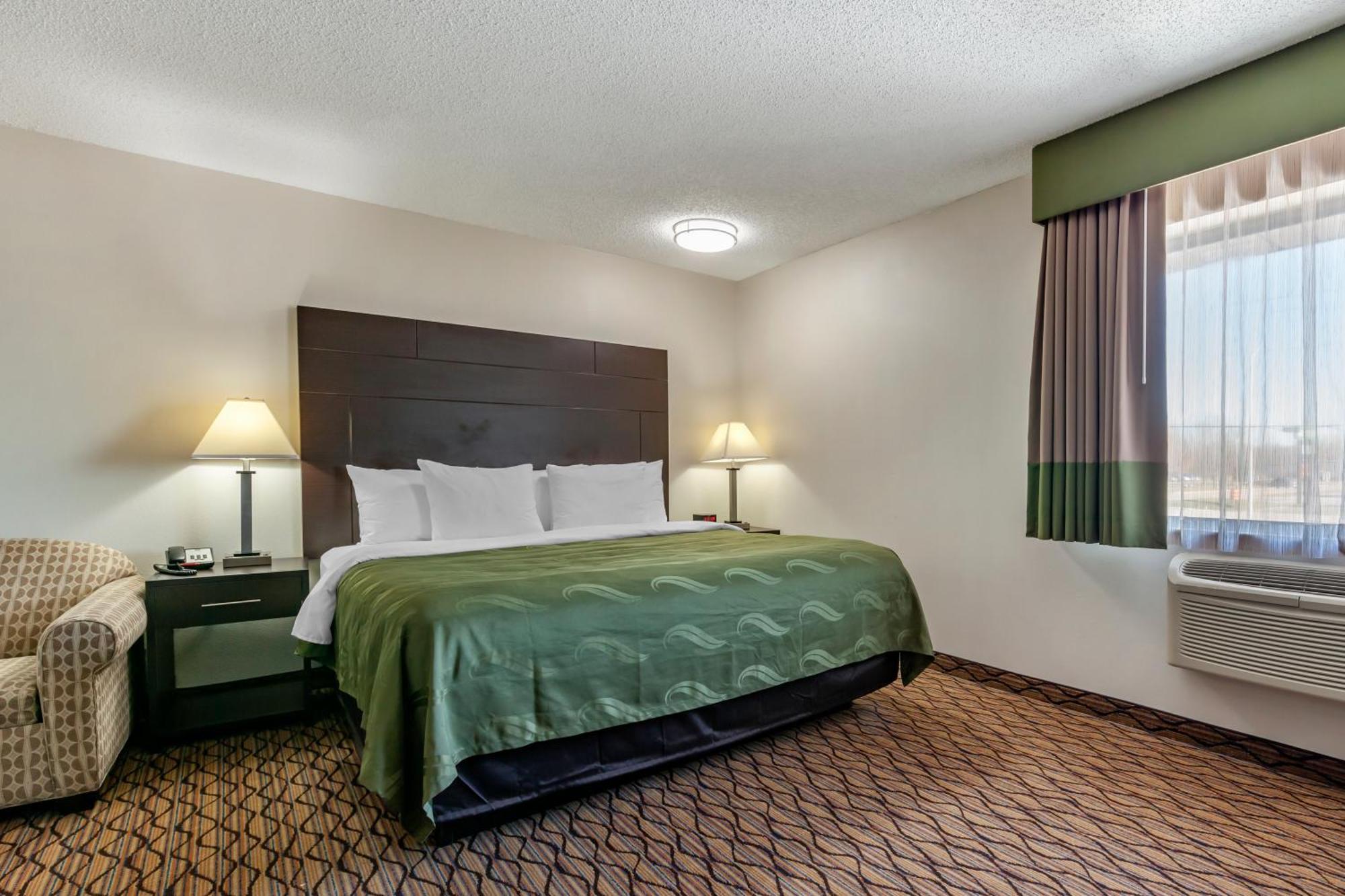 Quality Inn New London Екстериор снимка