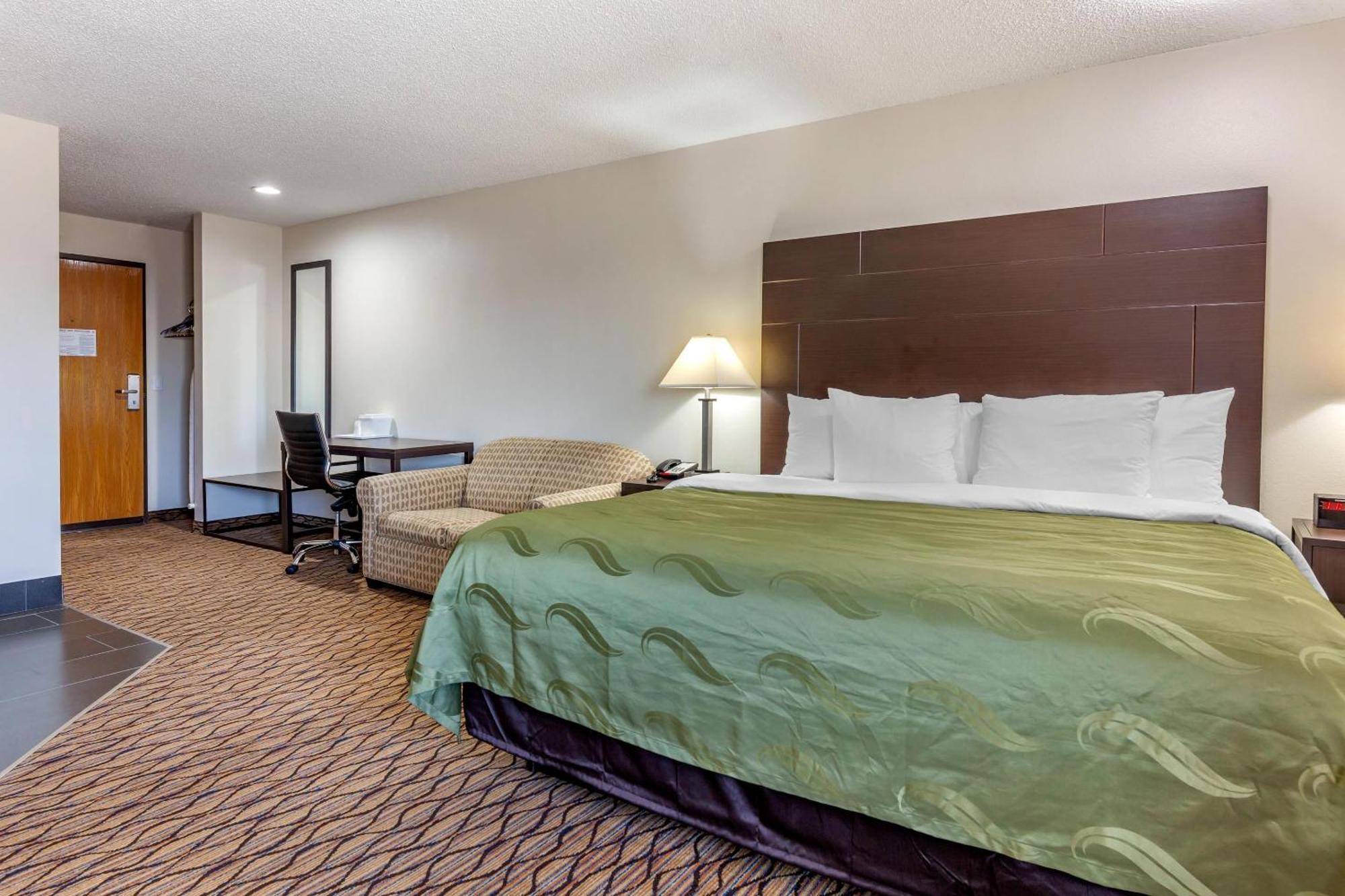 Quality Inn New London Екстериор снимка