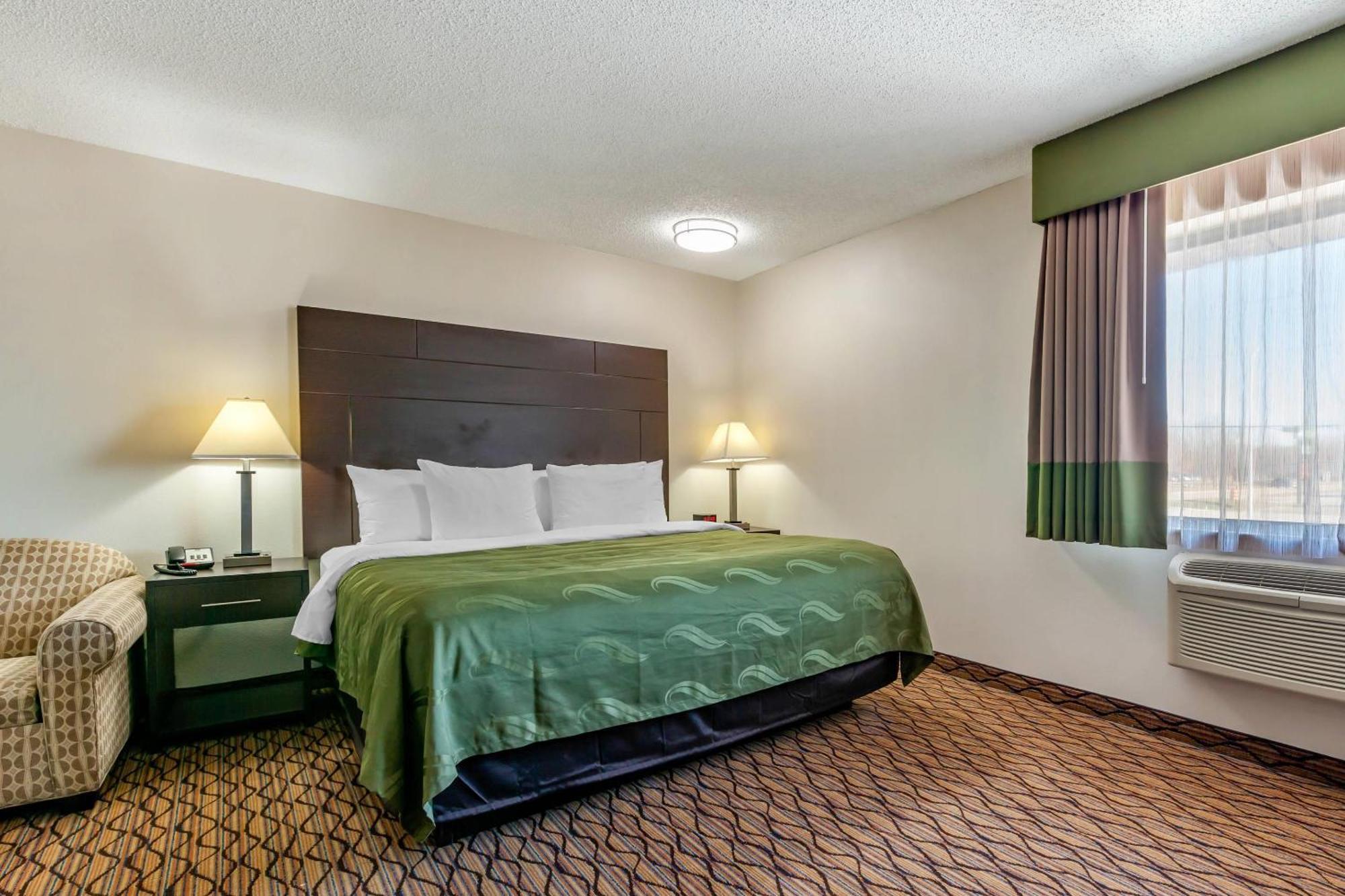 Quality Inn New London Екстериор снимка