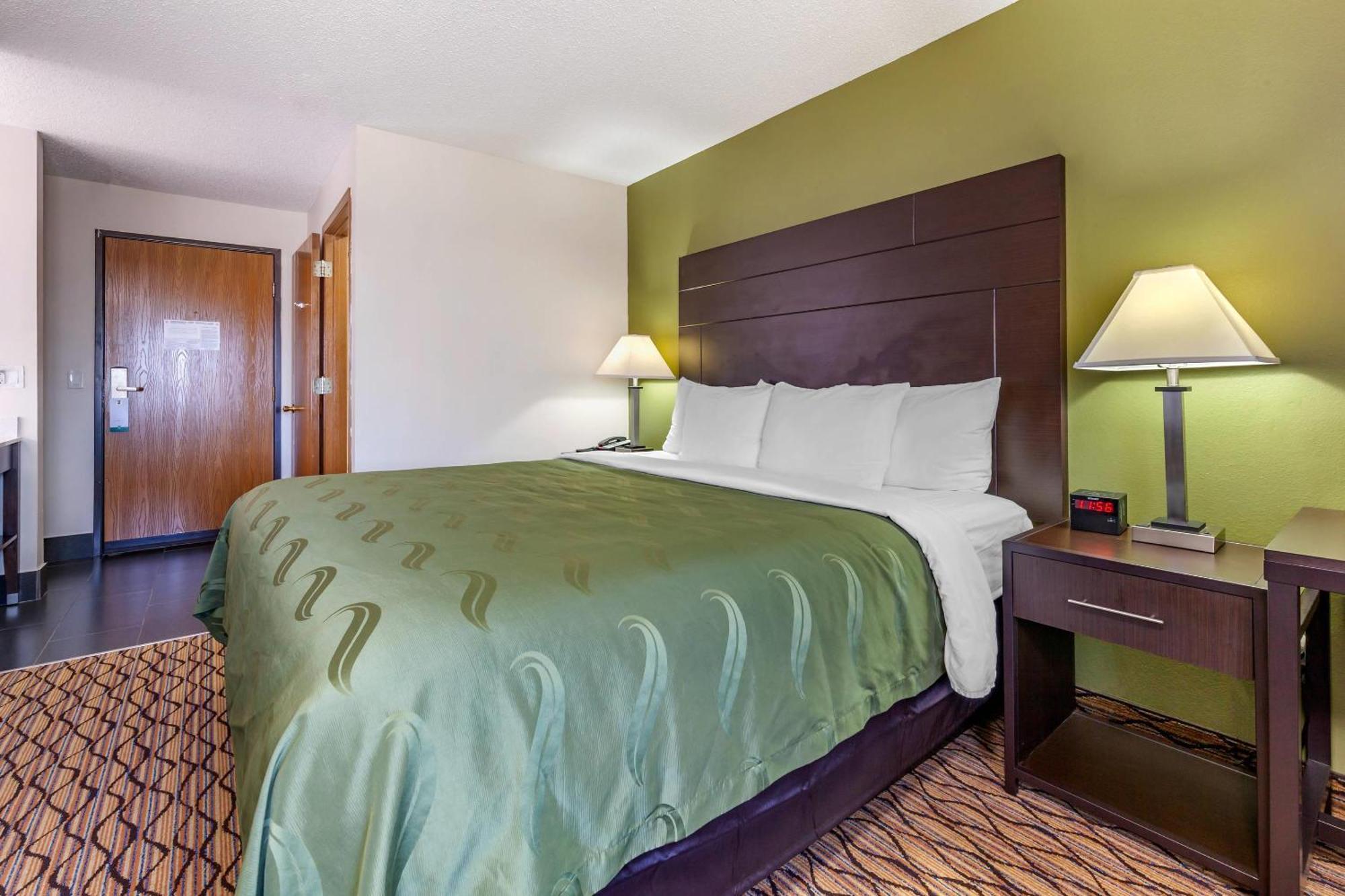 Quality Inn New London Екстериор снимка