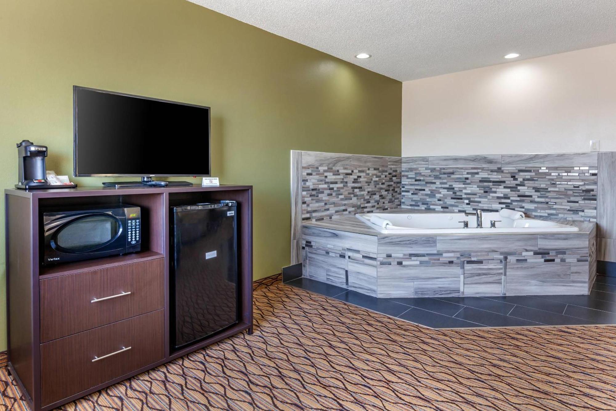 Quality Inn New London Екстериор снимка
