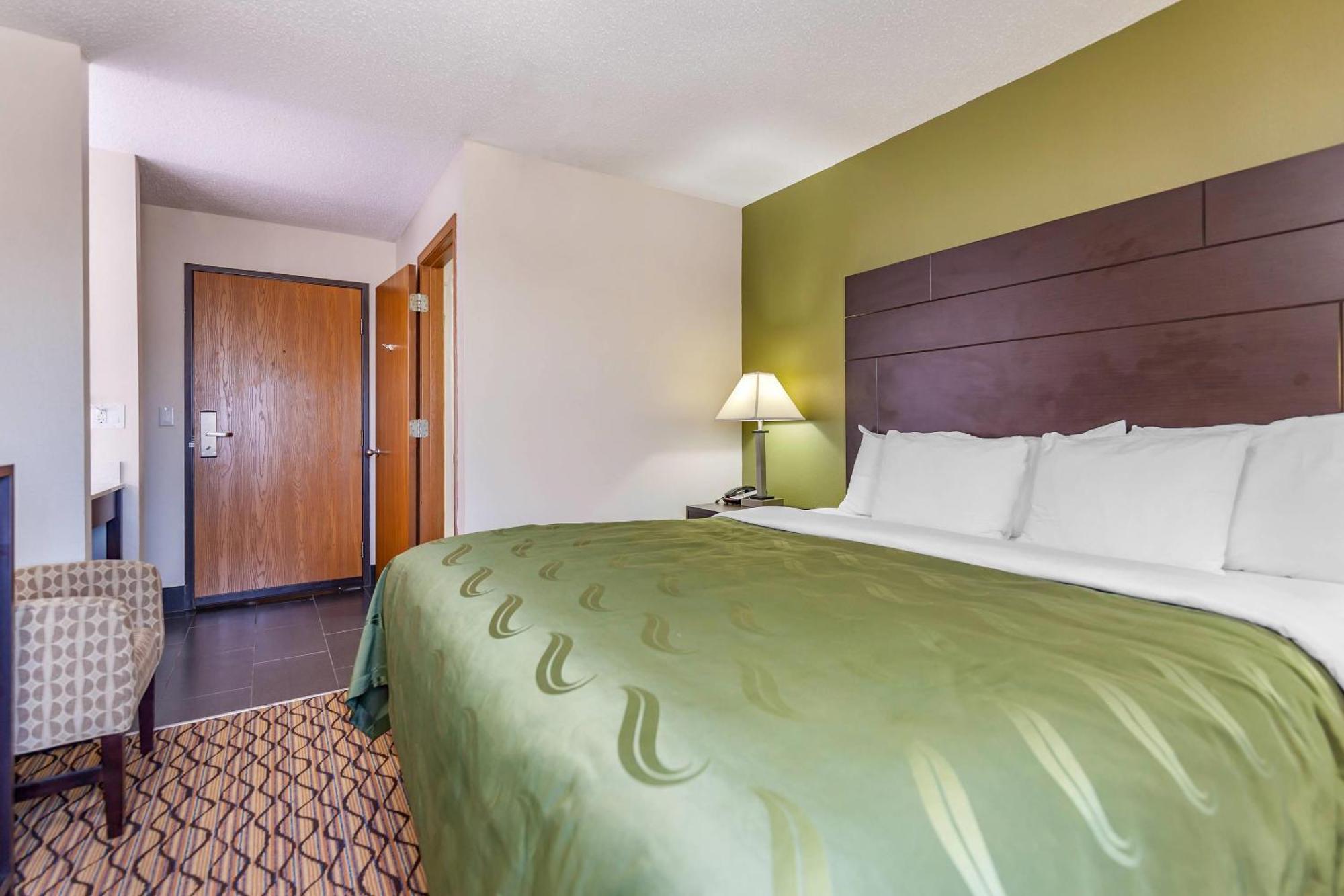 Quality Inn New London Екстериор снимка