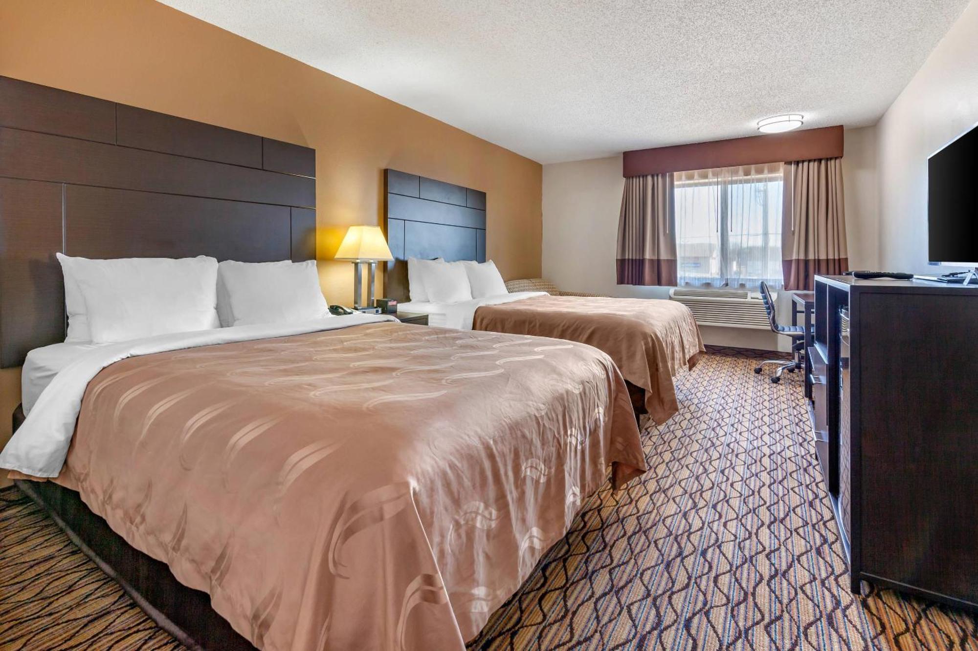 Quality Inn New London Екстериор снимка
