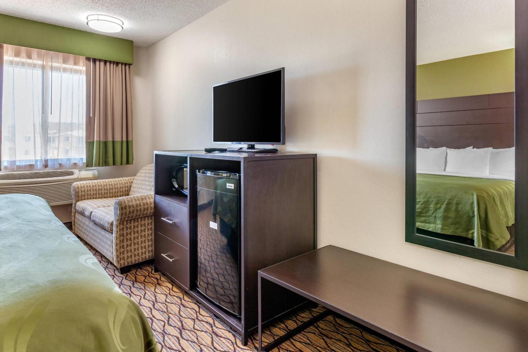 Quality Inn New London Екстериор снимка
