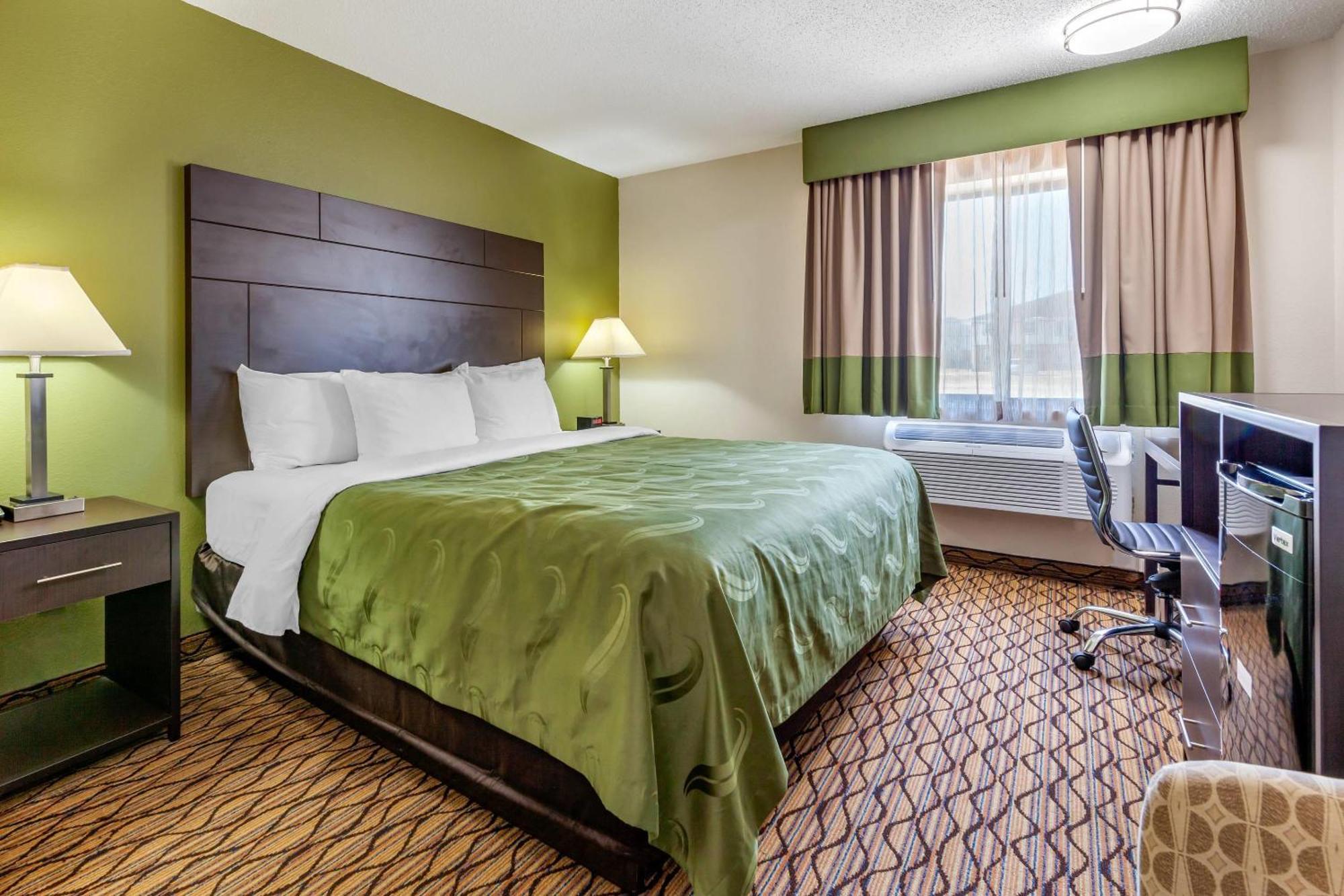 Quality Inn New London Екстериор снимка