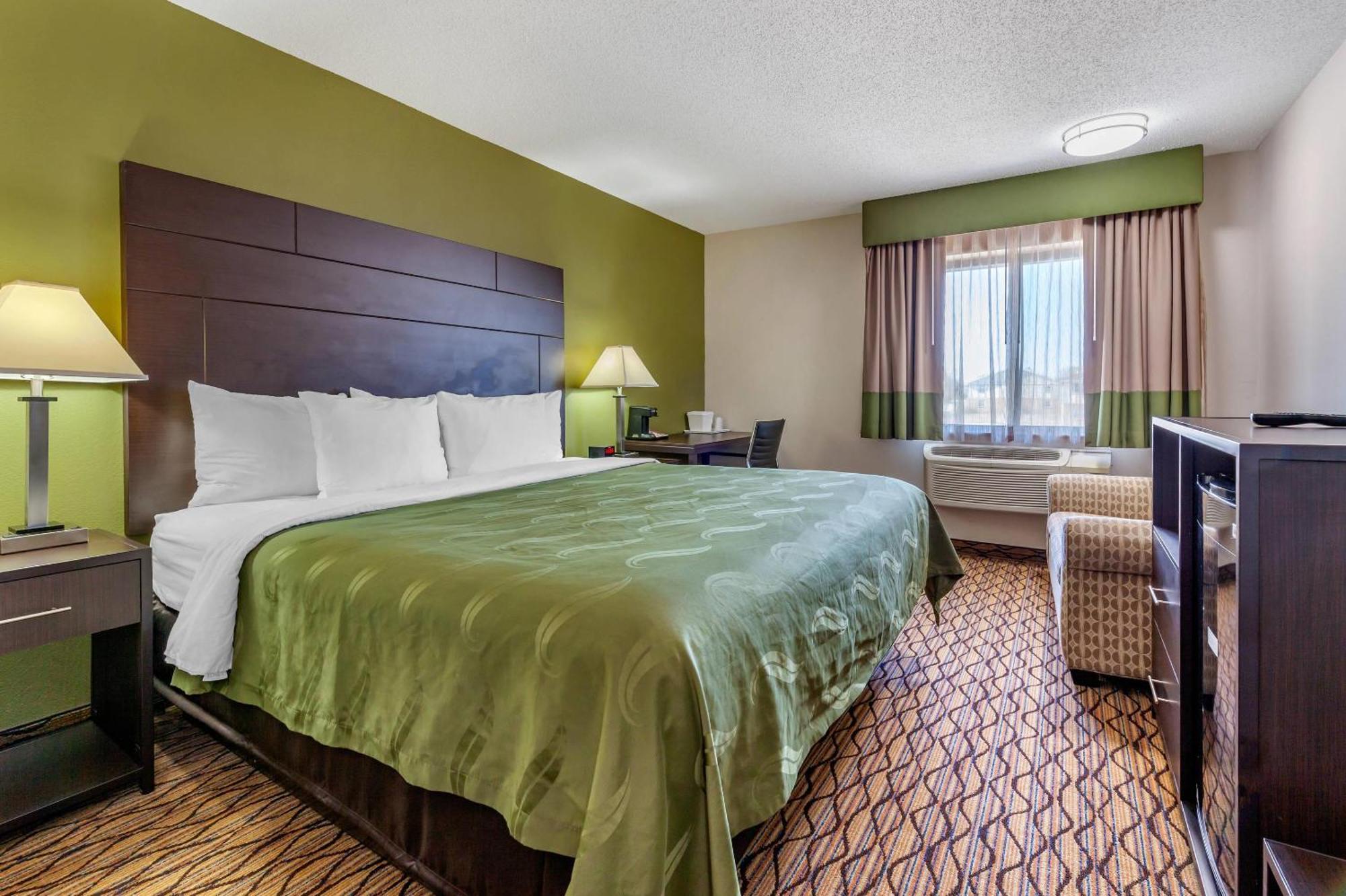 Quality Inn New London Екстериор снимка