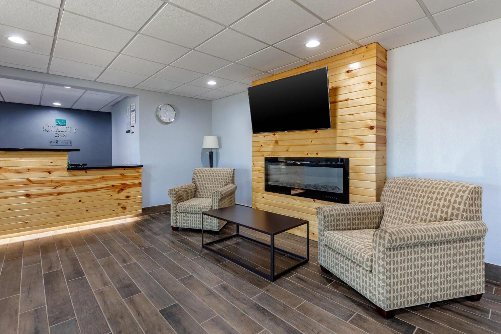 Quality Inn New London Екстериор снимка