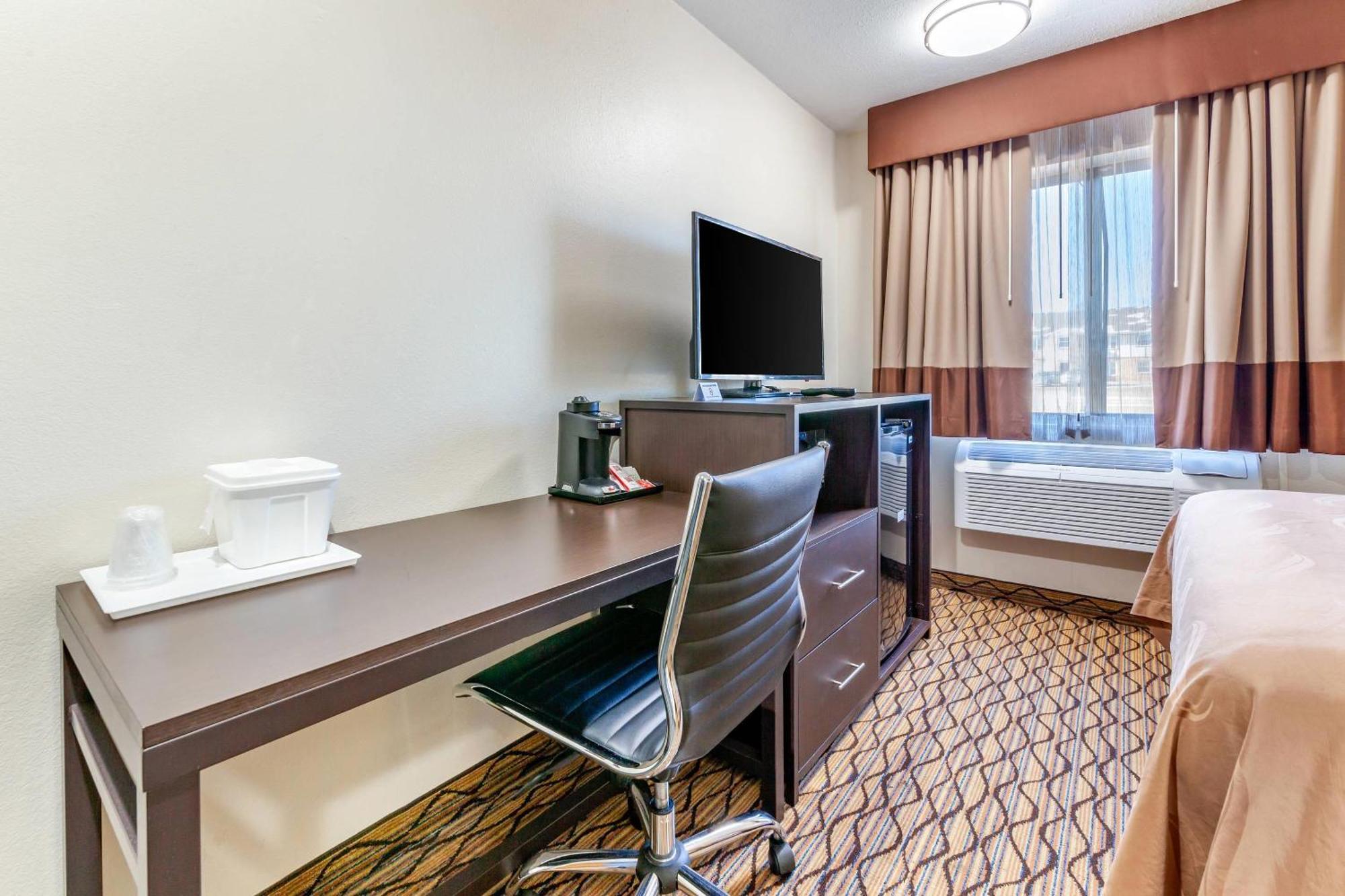 Quality Inn New London Екстериор снимка